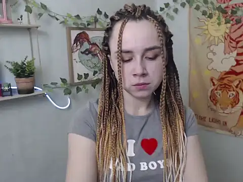 VeryVeryVeryShy  online show from 05-05-26, 05:26