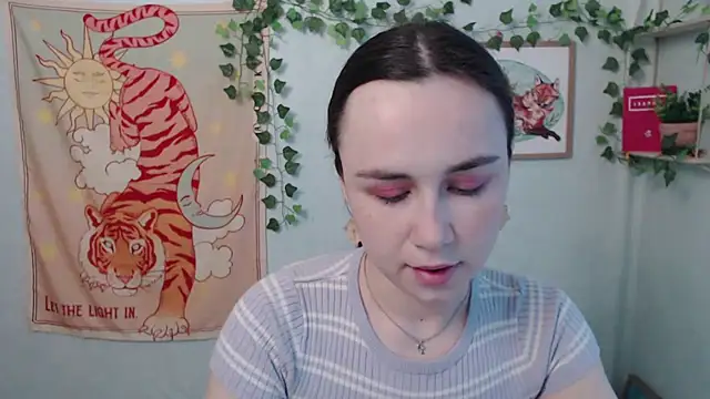 VeryVeryVeryShy  online show from 06-04-26, 05:46