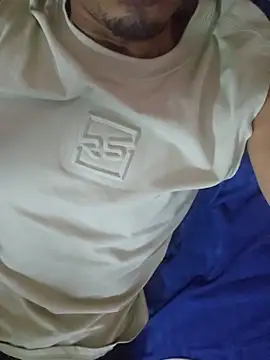 Snapshot of RikzAdam chatting on 07-18-26, 01:37 RikzAdam online show from 07-18-26, 01:37