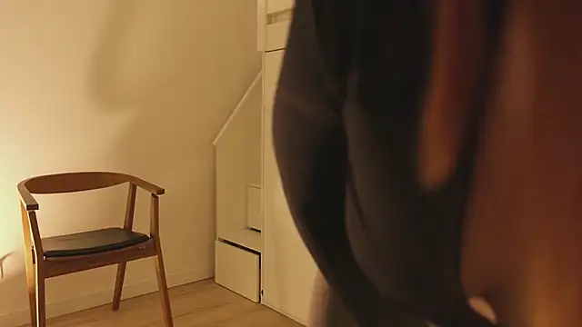 hee jeen online show from 12-15-24, 01:54