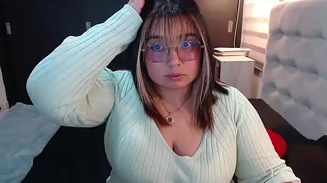 Snapshot of yini_angel chatting on 06-14-26, 10:56 yini angel online show from 06-14-26, 10:56
