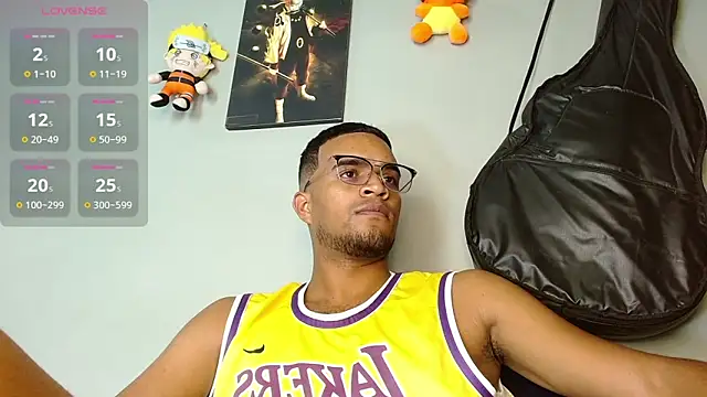 Snapshot of Bigcock_21cm_ chatting on 10-14-25, 07:14 Bigcock 21cm online show from 10-14-25, 07:14