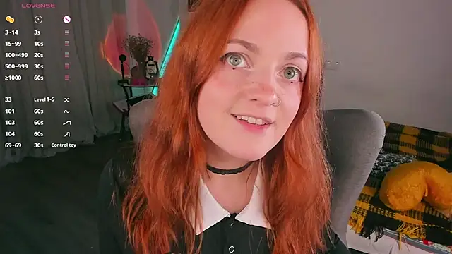 Snapshot of Alice_CutePerv chatting on 10-09-25, 01:47 Alice CutePerv online show from 10-09-25, 01:47