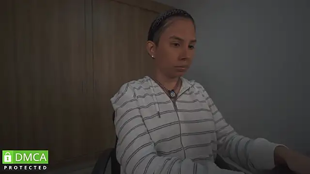 Dubois Amy online show from 02-06-26, 11:19