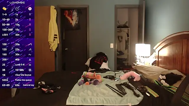 Snapshot of kinkywolf429 chatting on 10-05-25, 10:07 kinkywolf429 online show from 10-05-25, 10:07