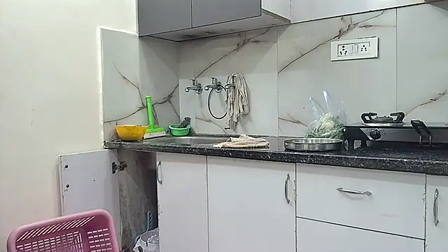 Snapshot of Zoya_Varma004 chatting on 01-21-25, 02:22 Zoya Varma004 online show from 01-21-25, 02:22