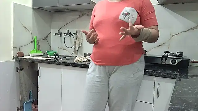 Snapshot of Zoya_Varma004 chatting on 01-25-25, 07:49 Zoya Varma004 online show from 01-25-25, 07:49