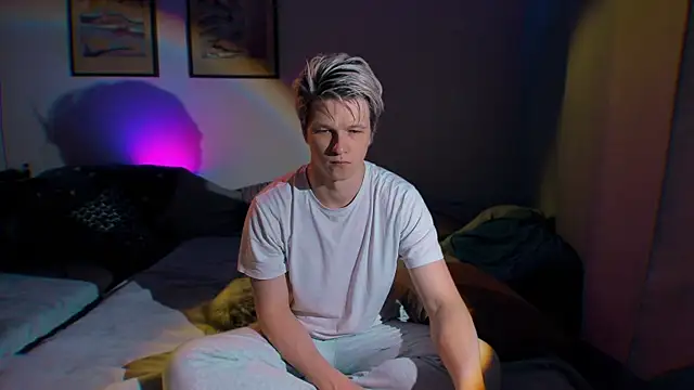 Snapshot of Breston_Sweet chatting on 09-15-25, 06:08 Breston Sweet online show from 09-15-25, 06:08