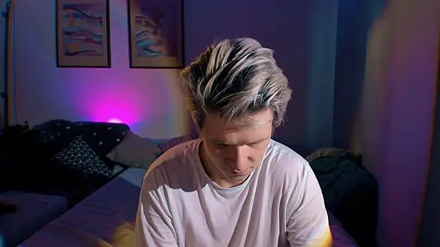 Snapshot of Breston_Sweet chatting on 09-18-25, 03:58 Breston Sweet online show from 09-18-25, 03:58