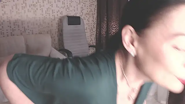 Snapshot of BelovedLady chatting on 10-30-25, 08:38 BelovedLady online show from 10-30-25, 08:38