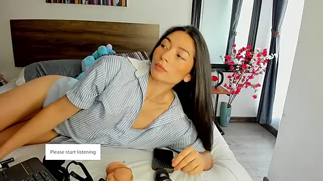 Ginebraa Saenz online show from 09-25-25, 02:43