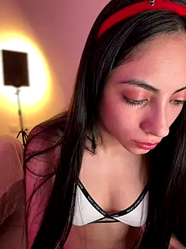 Snapshot of martiiaciar chatting on 12-21-25, 02:41 martiiaciar online show from 12-21-25, 02:41