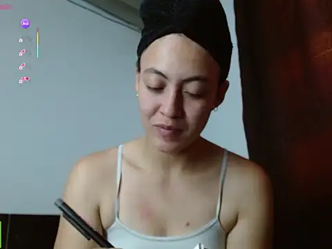 Olivia Bright online show from 05-06-26, 08:25