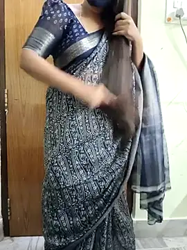 Snapshot of yoursana- chatting on 09-27-25, 04:17 yoursana- online show from 09-27-25, 04:17