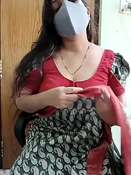 Snapshot of yoursana- chatting on 10-09-25, 04:32 yoursana- online show from 10-09-25, 04:32