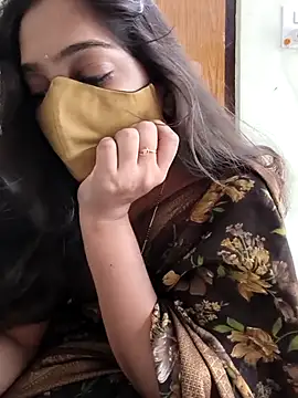 Snapshot of yoursana- chatting on 10-10-25, 05:06 yoursana- online show from 10-10-25, 05:06