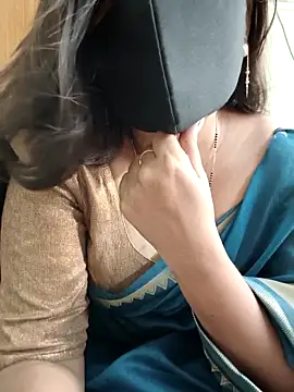 Snapshot of yoursana- chatting on 10-19-25, 03:40 yoursana- online show from 10-19-25, 03:40