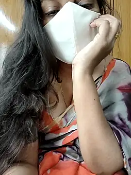 Snapshot of yoursana- chatting on 10-23-25, 04:56 yoursana- online show from 10-23-25, 04:56