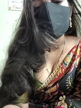 Snapshot of yoursana- chatting on 10-26-25, 04:35 yoursana- online show from 10-26-25, 04:35