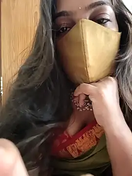 Snapshot of yoursana- chatting on 11-06-25, 04:46 yoursana- online show from 11-06-25, 04:46