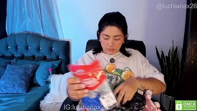 lucy26  online show from 06-19-26, 02:38