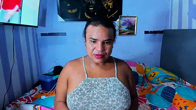 Snapshot of luciana_osorno chatting on 02-10-25, 04:30 luciana osorno online show from 02-10-25, 04:30