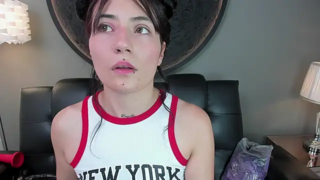 miss sharlotte18 online show from 12-18-24, 12:21