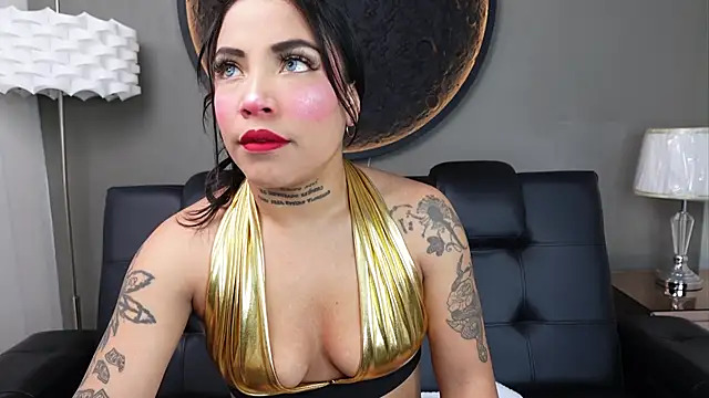 Snapshot of miss_vaiolette chatting on 04-13-26, 11:05 miss vaiolette online show from 04-13-26, 11:05