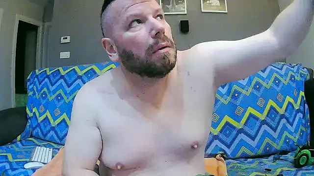 Snapshot of txan9876 chatting on 10-16-25, 02:23 txan9876 online show from 10-16-25, 02:23