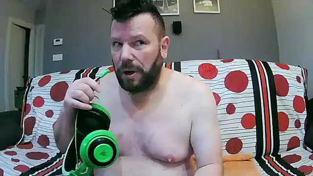 Snapshot of txan9876 chatting on 11-05-25, 11:05 txan9876 online show from 11-05-25, 11:05