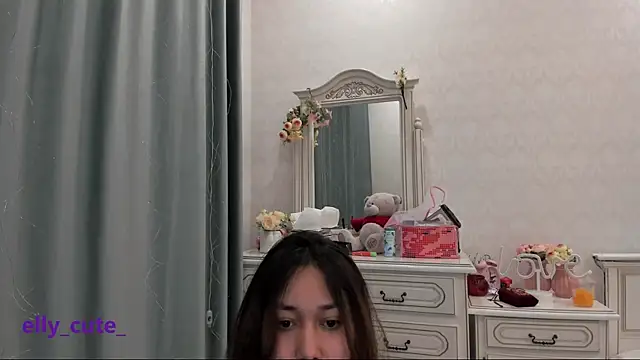 Elly Cute online show from 01-12-25, 08:14