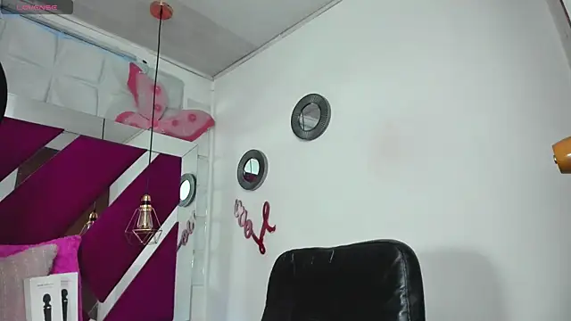 Penelope Tits online show from 12-24-24, 12:33