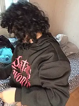 callmelouve online show from 10-17-25, 04:31