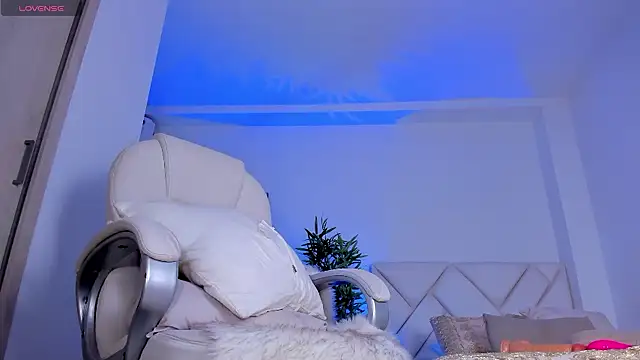 NiaBennet  online show from 12-06-24, 01:51