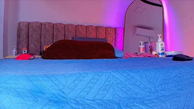  linda milk  online show from 02-26-26, 03:05