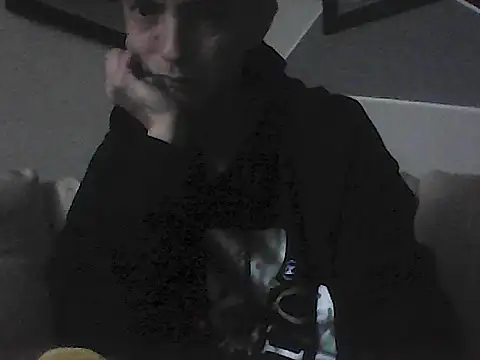 Snapshot of latinx44 chatting on 10-20-25, 06:14 latinx44 online show from 10-20-25, 06:14