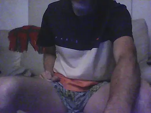 Snapshot of latinx44 chatting on 02-08-26, 10:57 latinx44 online show from 02-08-26, 10:57