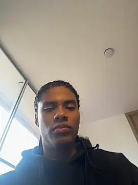 Snapshot of Lucas_eevans chatting on 02-16-26, 01:40 Lucas eevans online show from 02-16-26, 01:40