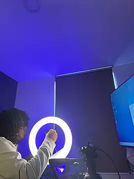 Snapshot of Lucas_eevans chatting on 02-18-26, 03:19 Lucas eevans online show from 02-18-26, 03:19