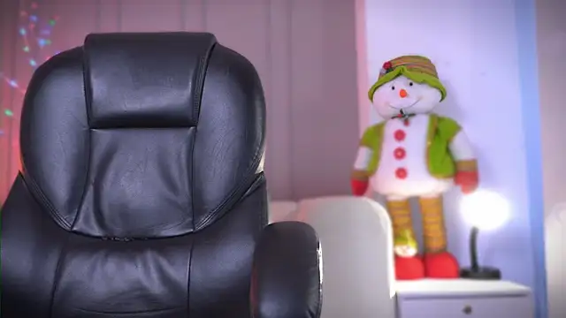 Snapshot of Frank_Farrell chatting on 12-03-25, 06:28 Frank Farrell online show from 12-03-25, 06:28