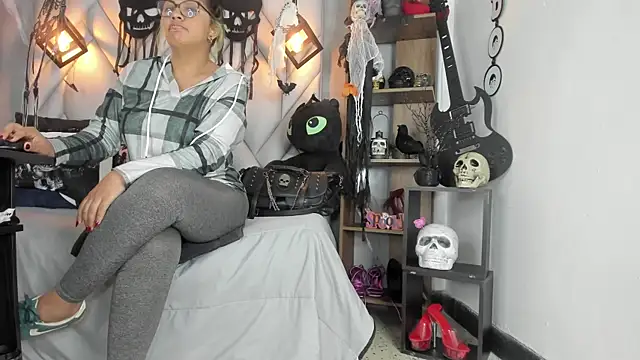 MirandaHaguen online show from 10-15-25, 09:48