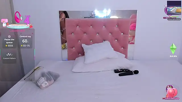 Snapshot of Anamhenao chatting on 10-30-25, 12:12 Anamhenao online show from 10-30-25, 12:12