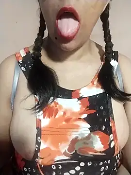 Snapshot of tharu_sweet chatting on 05-05-26, 05:59 tharu sweet online show from 05-05-26, 05:59