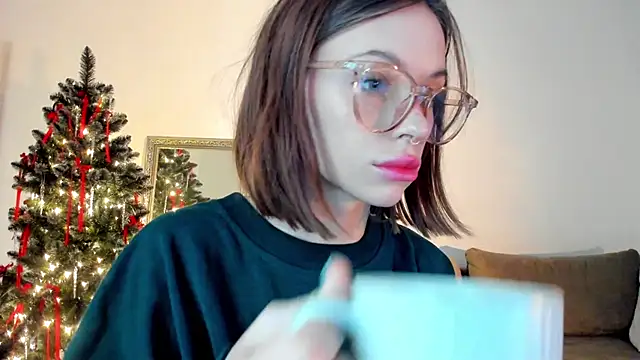 Snapshot of Kossie_ chatting on 12-22-24, 07:11 Kossie  online show from 12-22-24, 07:11