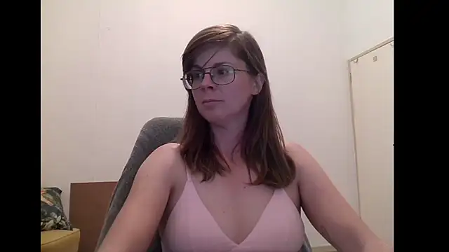 Snapshot of SavannaGirly chatting on 04-15-26, 06:37 SavannaGirly online show from 04-15-26, 06:37