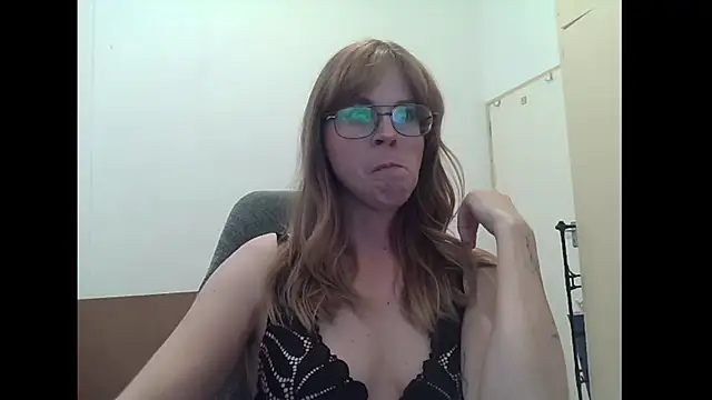 Snapshot of SavannaGirly chatting on 07-18-26, 11:47 SavannaGirly online show from 07-18-26, 11:47