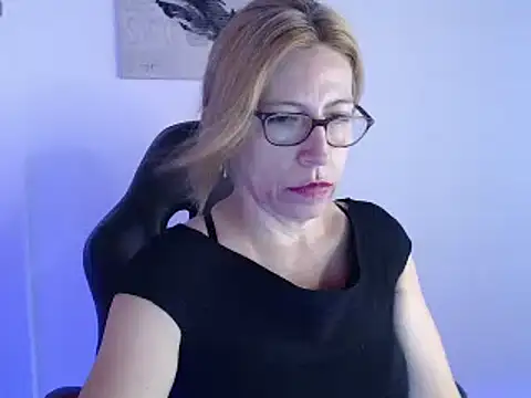 Chayla Ruiz online show from 12-10-24, 04:17