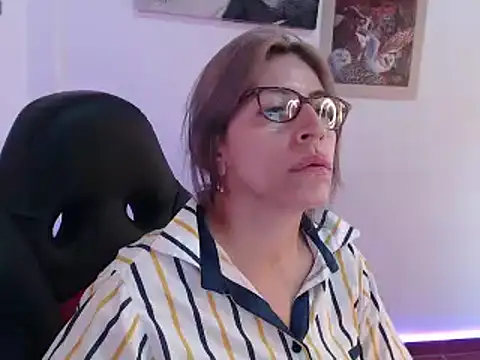 Chayla Ruiz online show from 12-17-24, 04:00