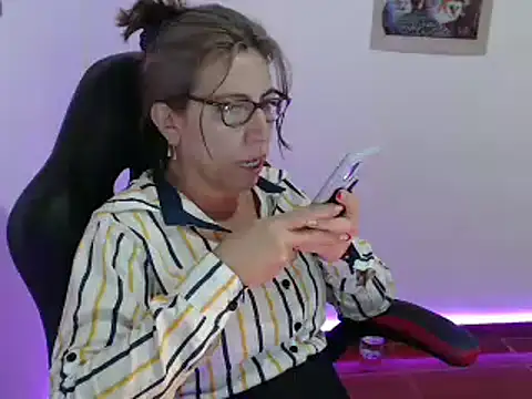Chayla Ruiz online show from 12-17-24, 10:11