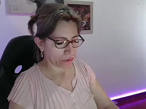Chayla Ruiz online show from 12-19-24, 09:28